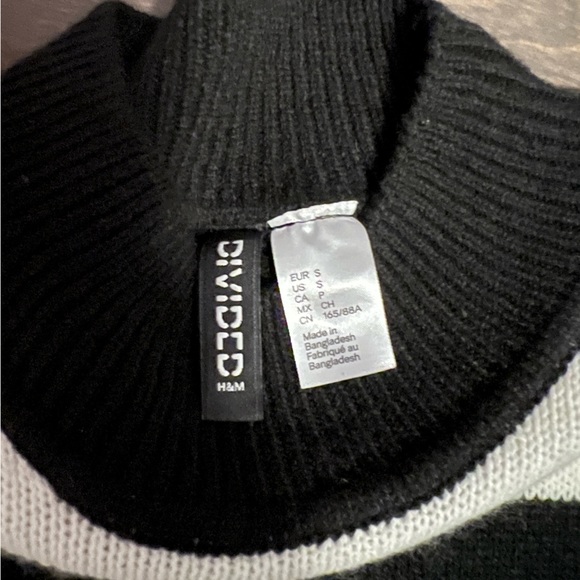 H&M black and white sweater size: S - Picture 3 of 3